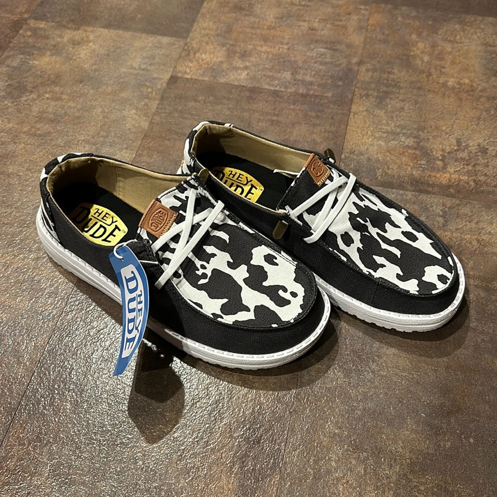 HEY DUDES, Brand New
